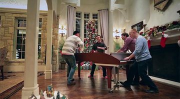 Imagem Quarteto toca música clássica de Natal usando apenas um piano