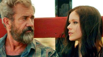 Mel Gibson e Erin Moriarty em cena do filme Herança de Sangue - Foto: Reprodução