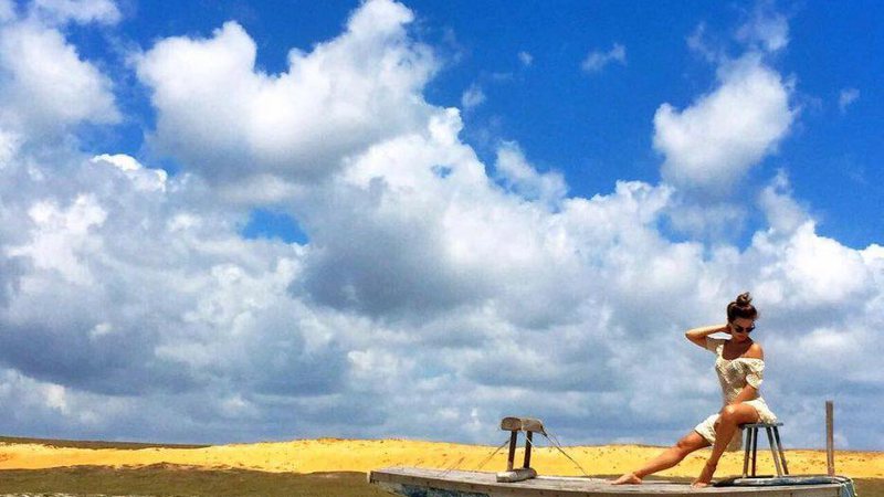 Isis Valverde e o namorado, o modelo André resende, escolheram Jericoacoara, no Ceará, como destino de férias - Foto: Reprodução/ Instagram